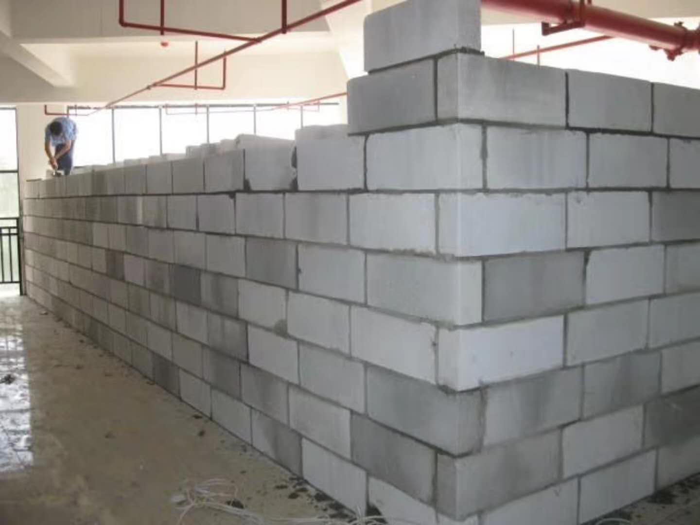 六合蒸压加气混凝土砌块承重墙静力和抗震性能的研究